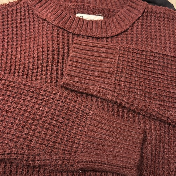 so maroon crewneck sweater - Picture 5 of 5